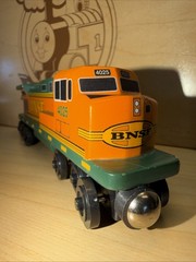 WHITTLE SHORTLINE BNSF 4025 Wooden Train Brio Thomas COMPATIBLE C-44 DIESEL