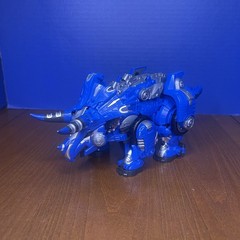 Express Armored Saurus Triceratops DX Deluxe Sound Dinosaur Transforming Robot