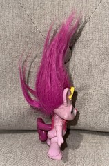Moose Toys – The Zelfs Princess Kitty Cat Zelf – Pretty-Kit Series 6 Medium Doll