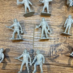 2″ Astronaut Plastic Action Figures Lot Of 30 Plus Pieces Vintage