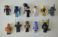 Roblox Lot of 11 Figures Mixed Characters & Mixed Accessories