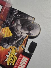 Marvel Legends Epic Heroes Deadpool Red Action Figure