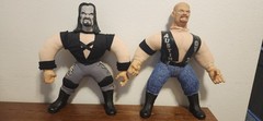 Vintage The Undertaker and Stone Cold 1998 Jakks WWE Bone Crunchin Buddies