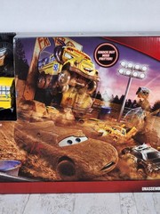 Disney Pixar Cars 3 Crazy 8 Crashers Smash & Crash Derby Playset – RARE – NEW
