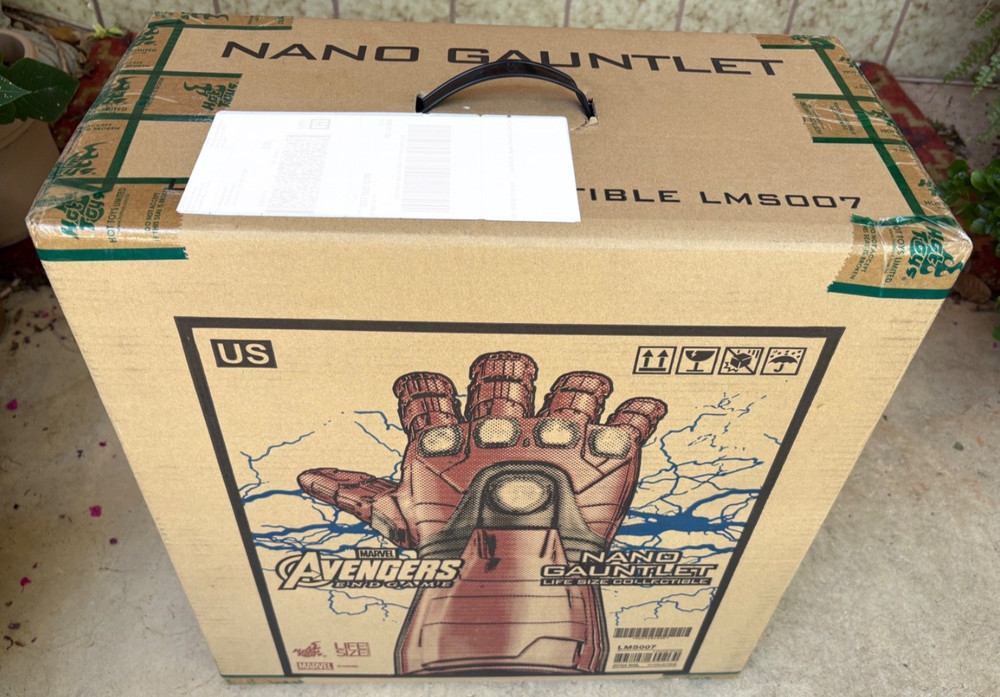Hot Toys Avengers End Game Nano Gauntlet 1/1 Life Size LMS007 Factory Sealed NEW