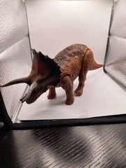 Jurassic World Park Roarivores Triceratops Figure Brown Dinosaur WORKS