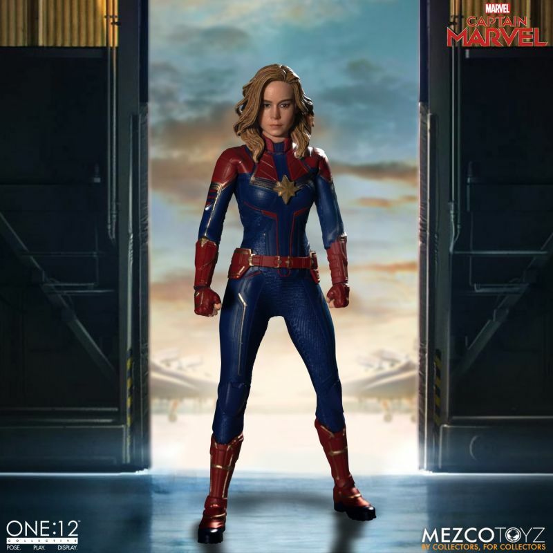 Mezco Toyz Captain Marvel Superhero Comics One:12 Collective Action Figure 76670