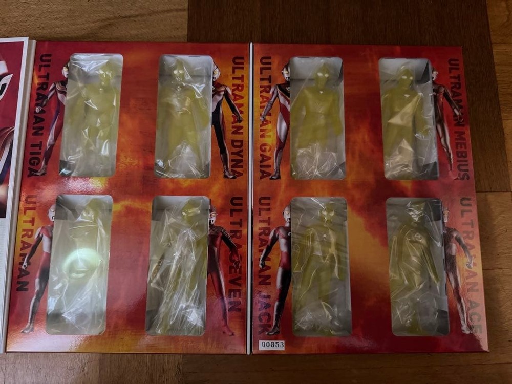 Ultraman Tiga Super Ultra 8 Brothers Glitter Version Post Office Limited Mini