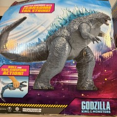 MonsterVerse: King of the Monsters Giant 11″ Roll ‘N Battle Godzilla Box Damage