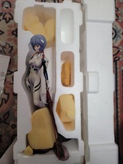 Rei Ayanami Spear of Longinus (Cold Cast) – Evangelion – Kaiyodo 1/8 -(OPEN-BOX)