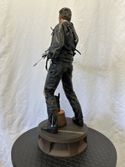 Sideshow Terminator T-800 Battle Damaged Premium Format Figure – EXCLUSIVE
