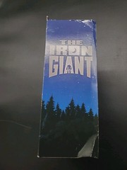 Diamond Select The Iron Giant Select Light Up Eyes Boxed Movie Action Figure