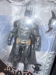 DC Collectibles Batman Arkham Knight Battle Damaged GameStop Exclusive Figure