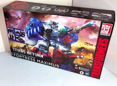 Transformers Titans Return Fortress Maximus NEW SEALED