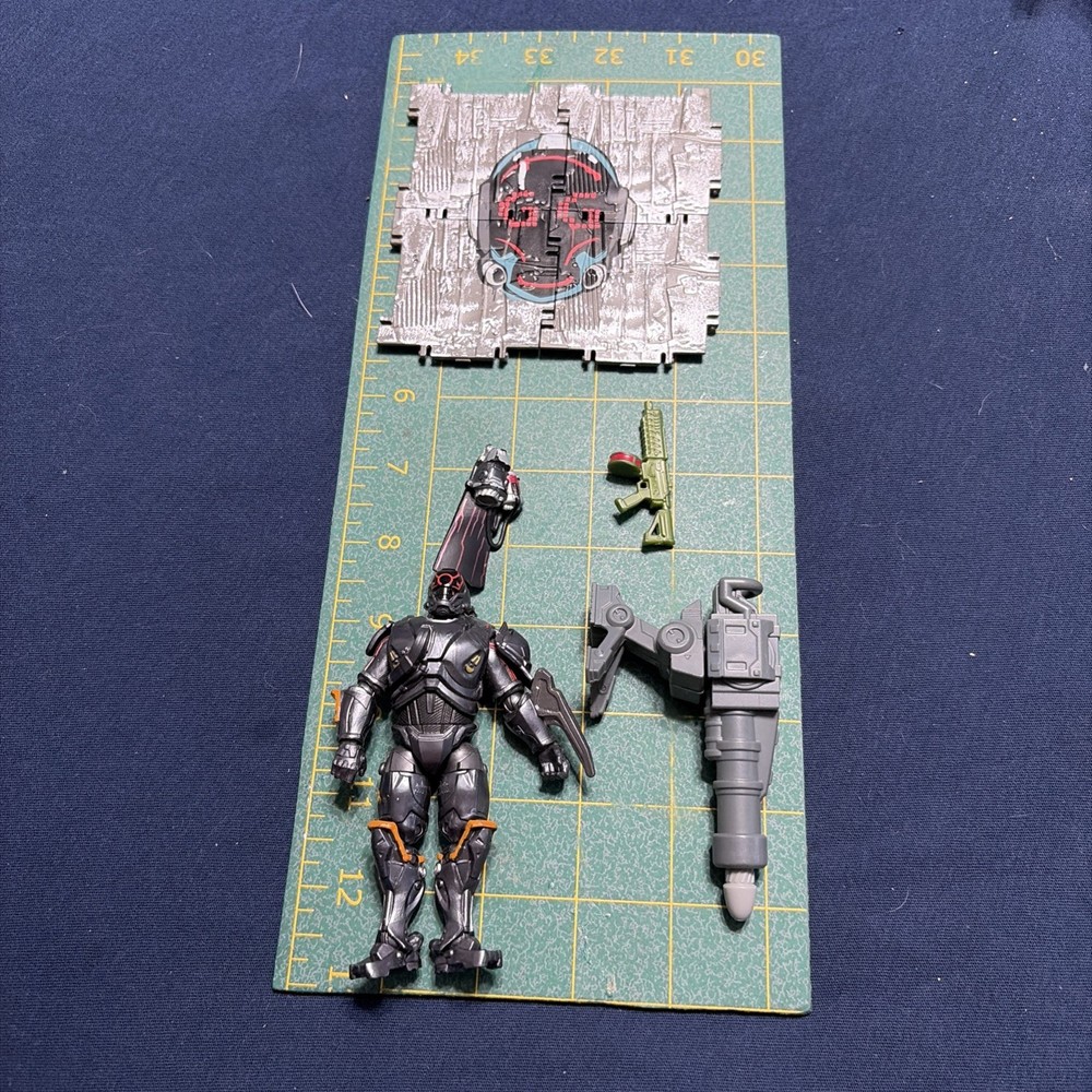 Jazwares FORTNITE THE SCIENTIST Epic Figure 4″ Vending Machine Base Lot Set