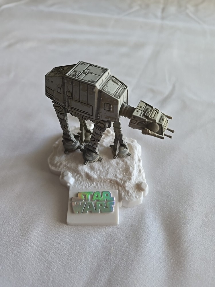 STAR WARS SAGA | Hasbro Die Cast Titanium Series Original AT-AT w/STAND