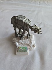 STAR WARS SAGA | Hasbro Die Cast Titanium Series Original AT-AT w/STAND