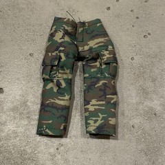 SU-WE-CG-GRN: Custom Green Camo Cargo Pants for 7″ WWE body