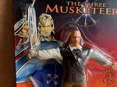 Three Musketeers Aramis & Athos Bendems Charlie Sheen Keifer Sutherland 1993 MOC