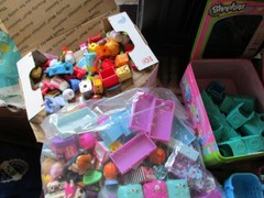 Shopkins- Disney Happy Places Mixed – Moose Figures, Accessories – Large Lot