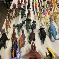 Huge Dinosaur Lot Of 100 Assorted Brands Sizes Types Skeletons Plastic, Rubber