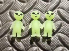 Miniature Glow in the Dark Alien Figure – Set of 3 – Extraterrestrial Beings UFO