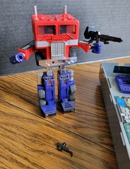 Vintage 1984 Hasbro TRANSFORMERS G1 Optimus Prime MIB Figure GENERATION ONE READ