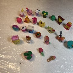 Mini Shopkins lot of 24 mini figures mixed series plus accessories