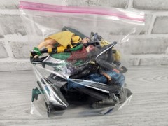 Lot of 14 Pre Owned Batman, Robin, Batgirl Action Figures Sizes Range 4″ – 6.25″