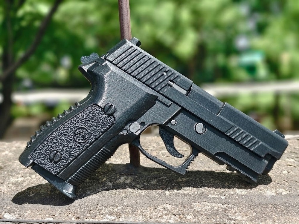 SIG P229 Pistol 1:1 Prop Cosplay Costume