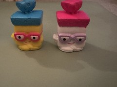 Shopkins Season 1 Bread Head Pink And White And Blue And Yellow Twin Set