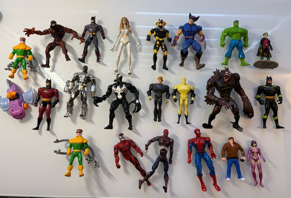 Lot of 22 Marvel And DC Action Figures 1990s – 2010’s Spiderman, Batman, X Men