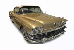 1958 Buick Limited Riviera Coupe Glacier White/Gold Mist in 1:18 scale New