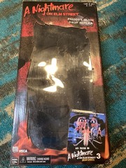 NECA – A Nightmare On Elm Street – Freddy Krueger Glove Prop Replica