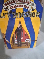 LI’L SIDESHOW – THE WORLD’S TALLEST AND SMALLEST MEN. NIB