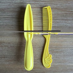 Vintage She-Ra Princess of Power Yellow Horse Brush & Comb