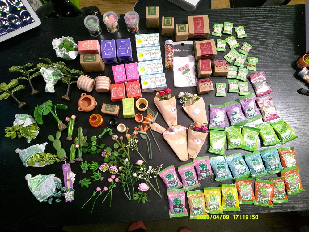 HUGE NEW MIX lot MINIVERSE make it mini LIFESTYLE PLANTS VASE FLOWERS BIRDS SOIL