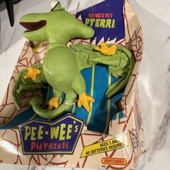 1988 Pee Wee Herman’s Playhouse Pet PTERRI 13″ in box & magic screen original