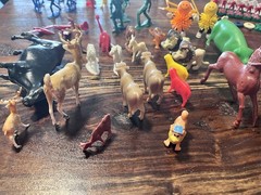 Huge Lot Action Figure & Animals -80 Pieces From Various Playsets!