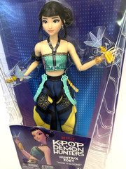 “K-Pop Demon Hunters” HUNTR/X Mira Zoey Rumi & Juni, Netflix Mattel dolls New