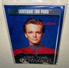 Star Trek Voyager Lt Tom Paris Con Officer figure w Trading Card