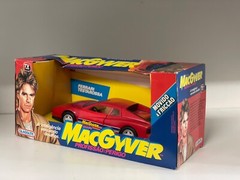 SUPER RARE MACGYVER Ferrari Testarossa GLASSLITE MISB 1993 1:18 scale