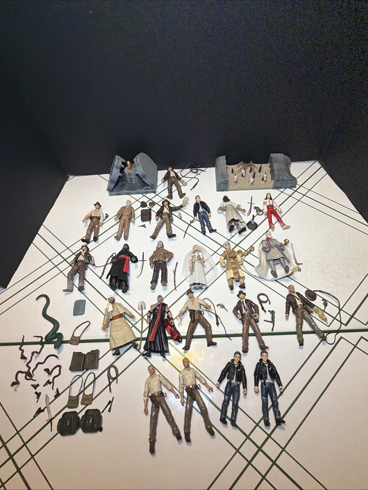 Indiana Jones 2008 Figure 3.75 Scale Lot of 22 With Accessories Hasbro
