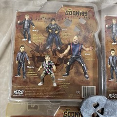 Mezco Toyz NIP The Goonies Set of 4 Action Figures Chunk Data Mikey Mouth & Key