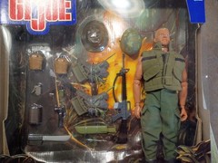 Vietnam 9th Infantry Soldier G.I. Joe 12″ Action Figure Set 2001 damaged box