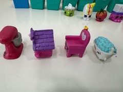 Shopkins Lot Of 23 Different Mini Figures & Bags Moose Enterprise
