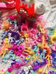 Huge Mixed Lot My Little Pony, 72 Ponies Over 100 Various Accessories 3 Playsets