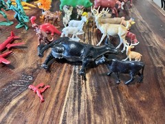 Huge Lot Action Figure & Animals -80 Pieces From Various Playsets!