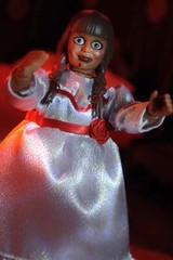 Mego Horror Wave 18 – The Conjuring Universe – Annabelle Comes Home 8″ Action Fi