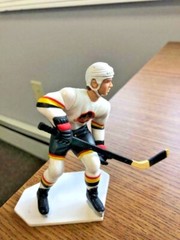JUST IN UPDATED93 -2000 BULK AUCTIONS NHL Hockey Starting Lineup LOOSE PICK ONE